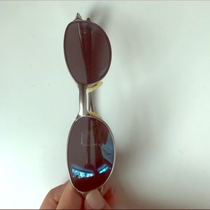 blue mirrored oakley’s